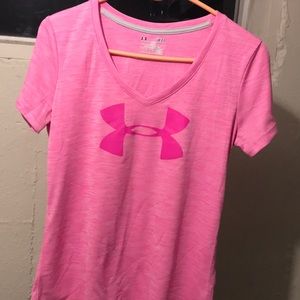 Under Armour Tops - Pink Under Armour shirt Under Armour Tops - Pink Under Armour shirt